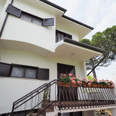 Con Piscina A Due Passi Dal Mare Holiday home