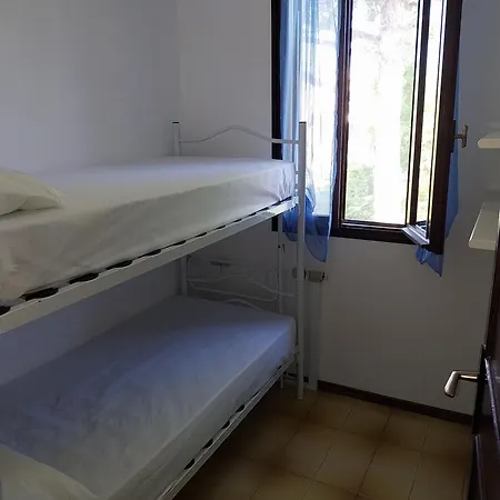 Con Piscina A Due Passi Dal Mare *