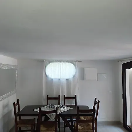 Con Piscina A Due Passi Dal Mare